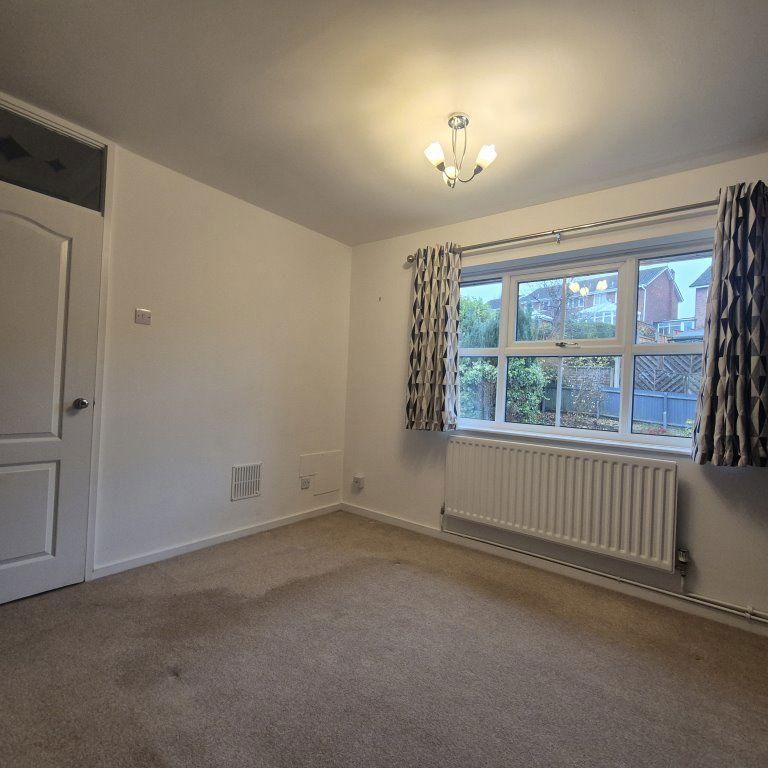 3 bedroom semi-detached house to rent - Photo 1
