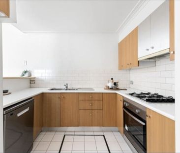 East Melbourne - Photo 4