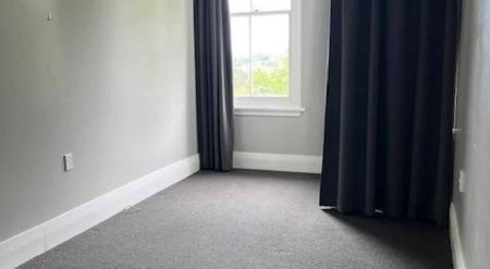 Handy two-bedroom - Photo 4