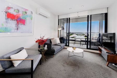 Bright 1-bedroom apartment near Citizens Park - Photo 2