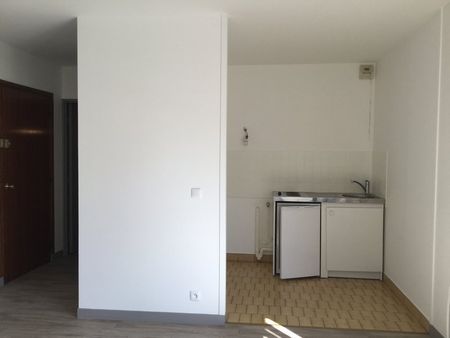 Location Appartement 1 pièce 29m² - Photo 2