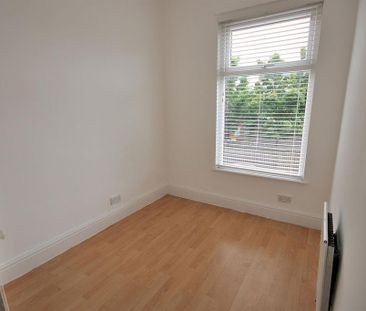 4 bedroom terraced house to rent - Photo 5
