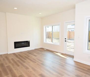 SF351 - Brand-New Duplex Homes in SW Edmonton | 5 Avenue SW (Alces)... - Photo 6