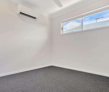 Modern 2 Bedroom Duplex in Promenade Estate - Photo 2