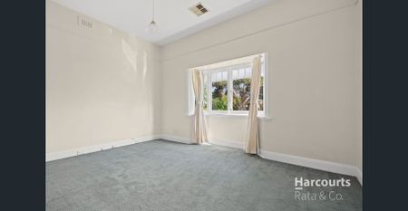 Delightful Three Bedroom - Photo 3