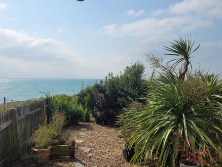 Lower Corniche, Hythe - Photo 4