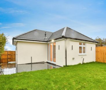 2 bedroom detached bungalow to rent - Photo 5