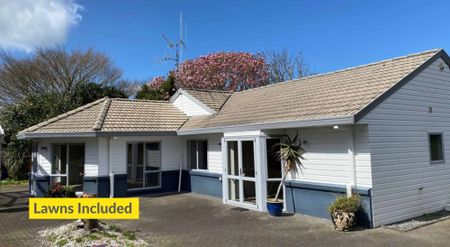 Spacious Family Home on Park Like Grounds - Photo 2