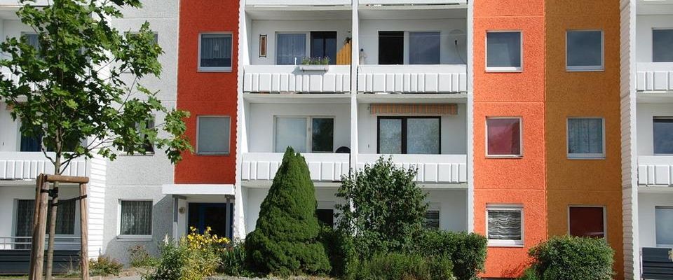 3-Raum-Wohnung mit offenem Wohn-/Essbereich und Balkon - Photo 1