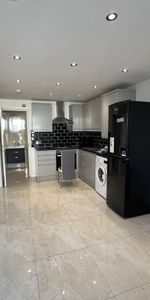 2 Bed Flat, Brisbane Road, IG1 - Photo 3