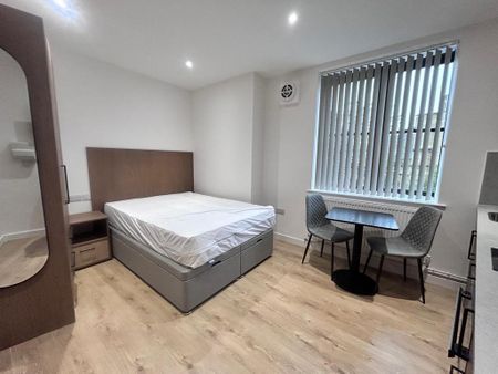 Studio to rent - Photo 3