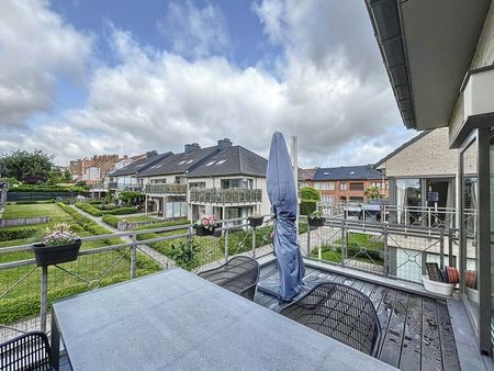 Ruim appartement met 3 slaapkamers. - Photo 2