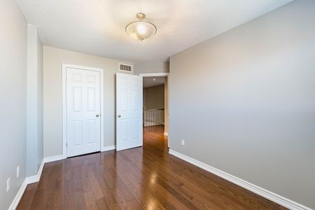 For Lease - 4073 Medland Drive, Burlington, Ontario - Photo 2