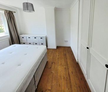 3 bedroom end of terrace house to rent - Photo 2