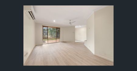 Spacious Family Home on a Large Block! - Photo 3