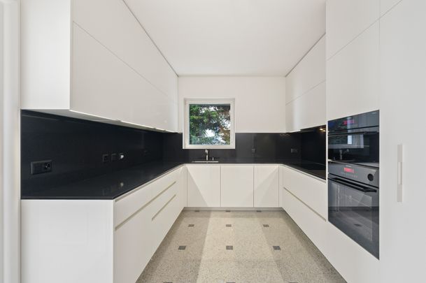PIACEVOLE 7.5 LOCALI IN CENTRO CON VISTA LAGO - Foto 1