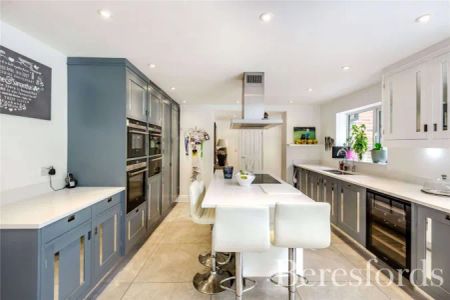 Shenfield, Brentwood, Essex, CM15 - Photo 4