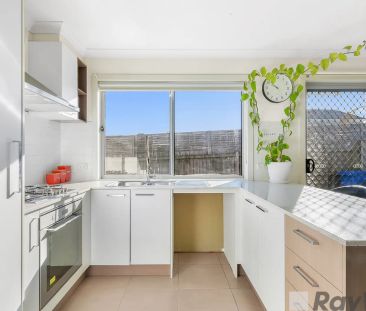 STYLISH 2 BEDROOM GEM! - Photo 3