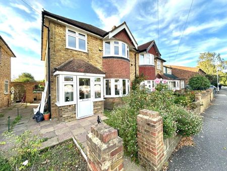 3 bedroom House To Let Total Size: 1152 SQ FT - Photo 4