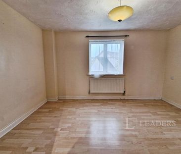 4 bedroom terraced house to rent - Photo 2