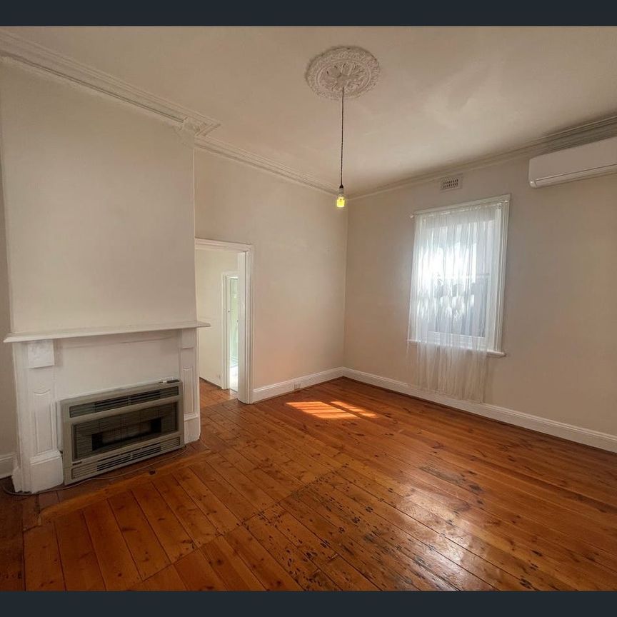 Well sized home, with a large backyard! - Photo 1