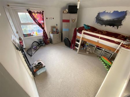 4 bedroom terraced house to rent - Photo 5