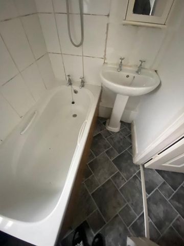 2 bedroom ground floor flat to rent - Photo 5