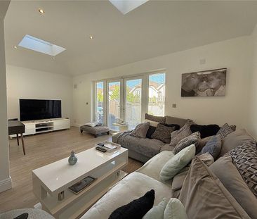 York Road, Camberley, Surrey, GU15 - Photo 3