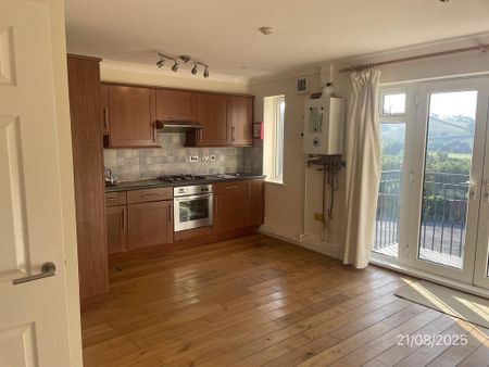 2 bedroom flat to rent - Photo 4