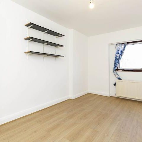 2 Bedroom, 1 bath, 1 reception Flat - Photo 1