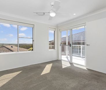 Modern Three Bedroom Townhouse - Photo 2