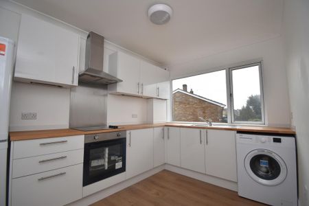 3 bedroom flat to rent - Photo 5