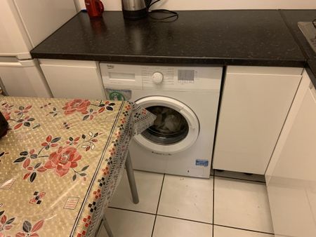 2 bedroom maisonette to rent - Photo 3