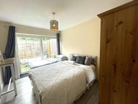 Long Lane, Ickenham, UB10 - Photo 5