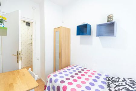 Carrer de Sicília, Barcelona, Catalonia 08013 - Photo 3