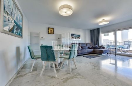 Spacious apartment on the seafront in L´Olla beach, Altea. - Photo 2