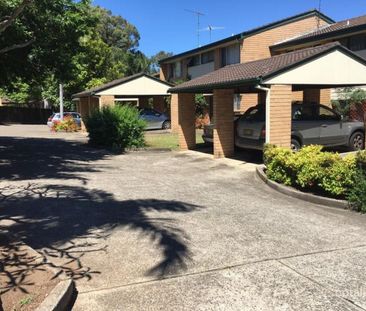 Townhouse for rent - Photo 1