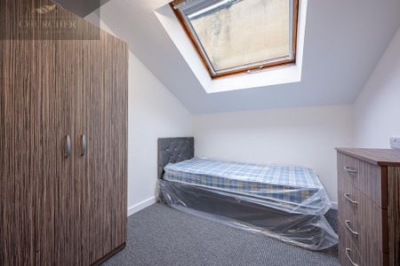 8 bedroom flat to rent - Photo 3