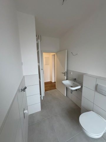 2 Zimmerwohnung, mit Aufzug, frisch saniert, Heynestr. 48 - Photo 3