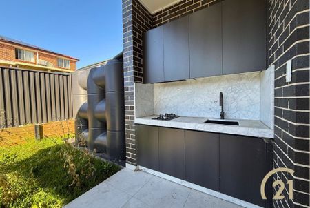 Brand New Five Bedroom, Duplex! - Photo 2