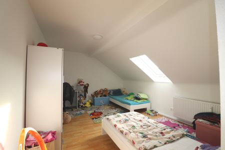 *TOP SANIERTE WOHNUNG IM DACHGESCHOSS + GARAGE* 3-Zi Whg, 75m², KR- Dießem/Lehmheide* - Foto 2