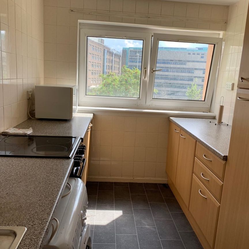 2 Bed Flat, Taylor Place, G4 - Photo 1