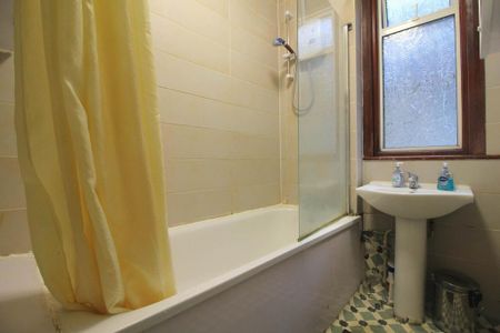 4 bedroom house share to rent - Photo 5