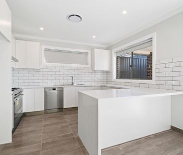 Stunning 4 Bedroom Duplex - Photo 2