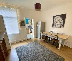 4 bedroom house share to rent - Photo 3