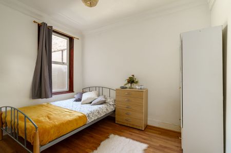 🏡 Beautiful Victorian house in the heart of Haringey Green Lanes!! 🏡 Room 5 - Photo 5