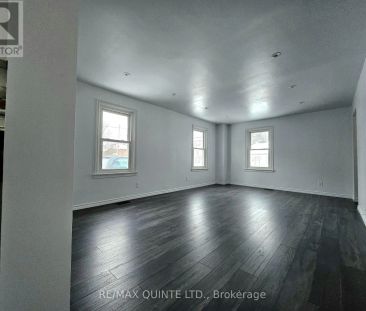181 BURNHAM STREET - Photo 1