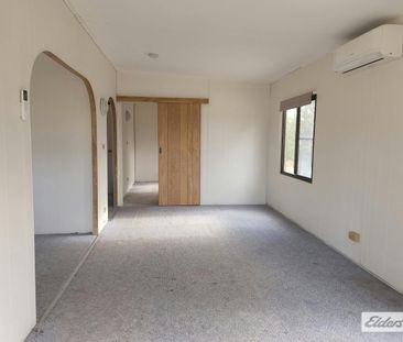 Charming Two-Bedroom Cabin with Stunning Mountain Views! - Photo 1