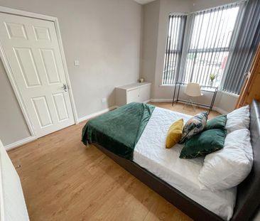 4 bedroom terraced house to rent - Photo 3