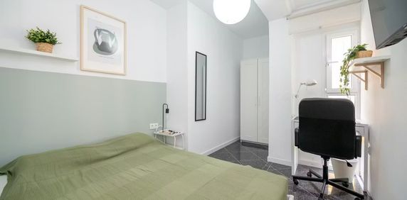 Calle Mirarosas, Málaga, Andalusia 29011 - Photo 2